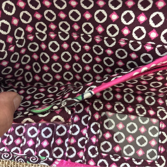 Vera Bradley Cupcake Pink Crossbody Wallet Coin Purse Strap Magnetic  9"x4" - Picture 3 of 9